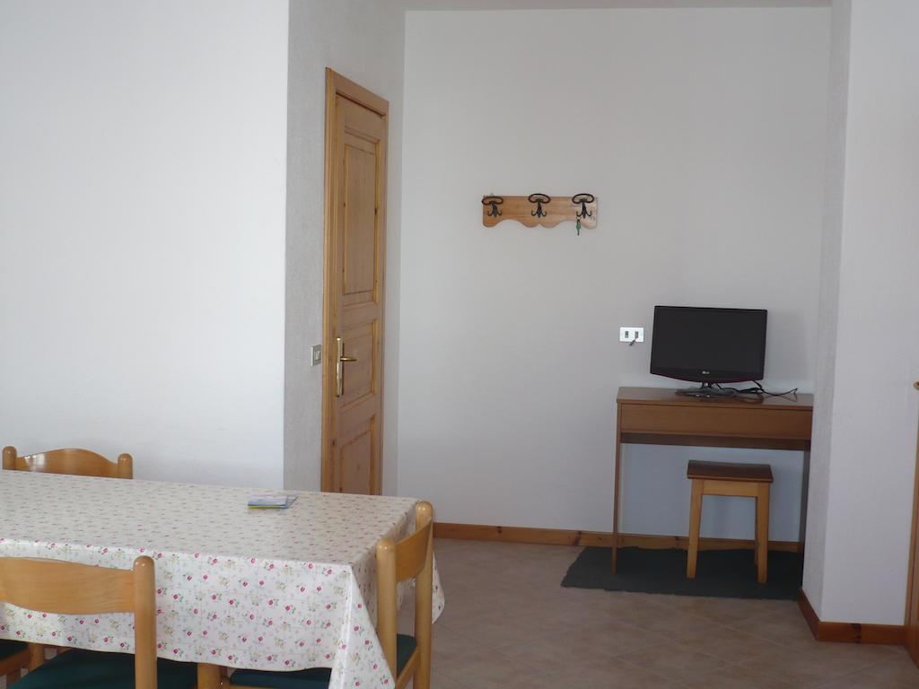 Casa Gembre Apartment Livigno Ruang foto